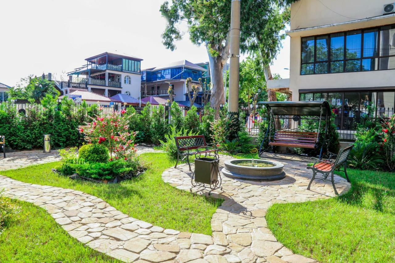 Grand Hotel Gagra Exterior foto